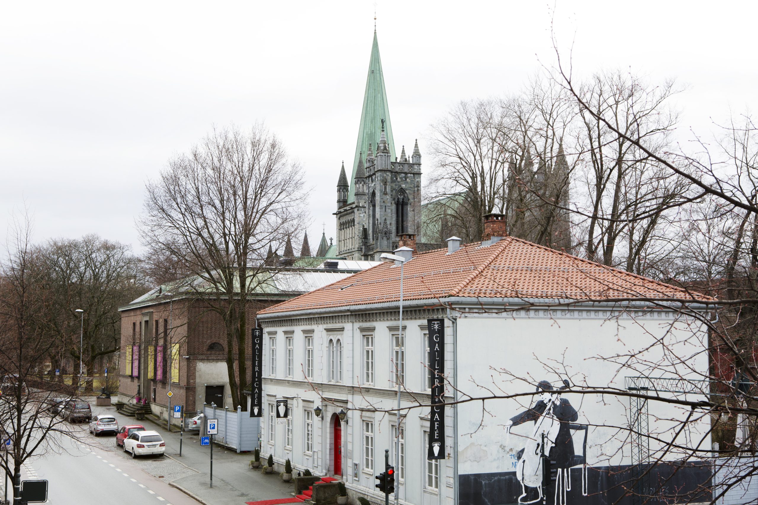 View overlooking a resturant, a museum and a cathedral