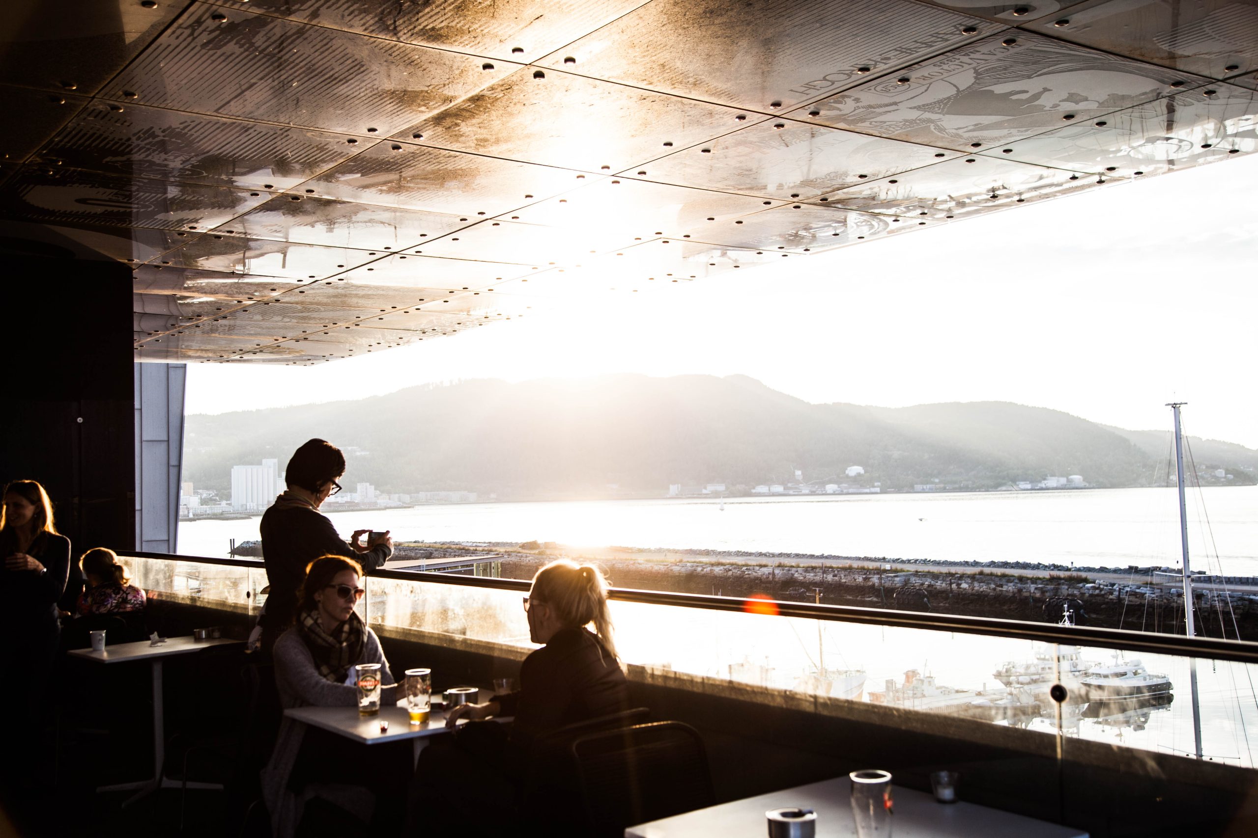 Rockheim - View day View of the ocean as the sun sets