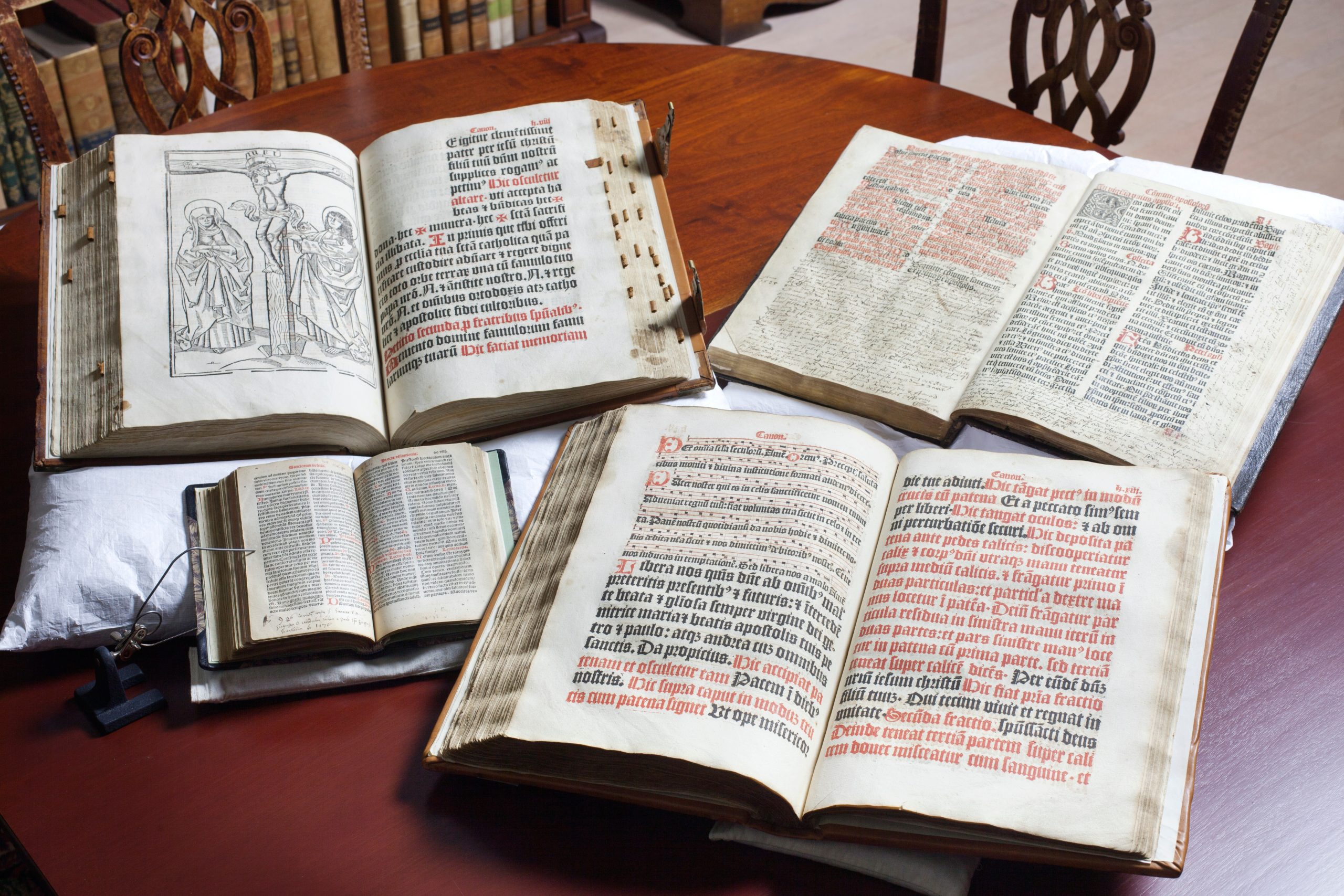 missale-nidrosiense Photo of 3 copies of Missale Nidrosiense + Breviarium Nidrosiense